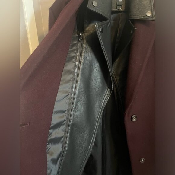 Bernardo burgundy wool coat with faux leather there removable collar ladies M - Picture 4 of 7